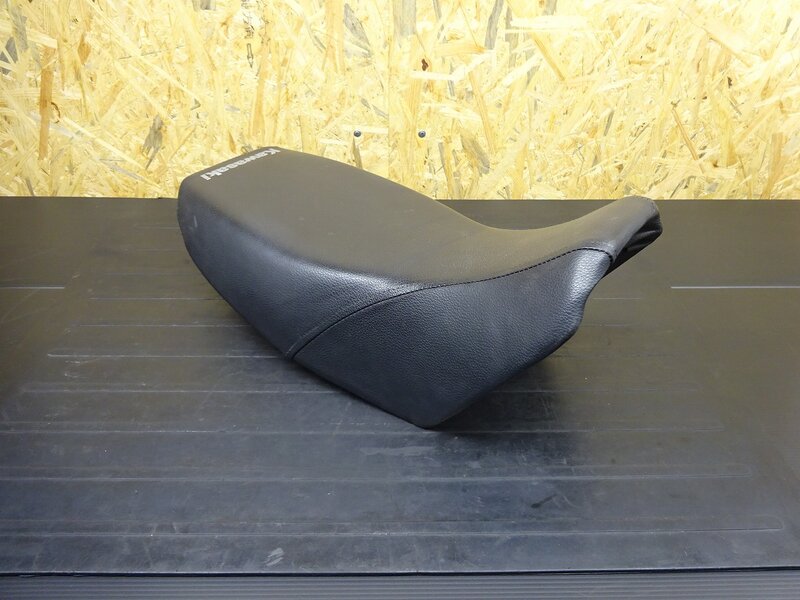【250616】KSR110(KL110A-000)◆ シート 擦れ/破れ有 | 中古バイクパーツ通販・買取　ジャンクヤード鳥取　JunkYard