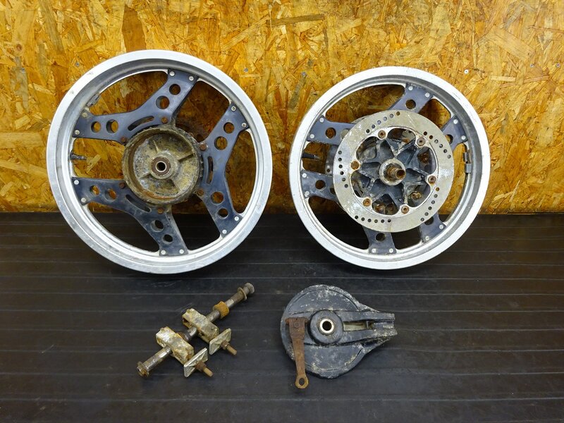 【250618】VT250Fインテグラ(MC08-1123)◇ ホイール前後セット フロント 16×2.15 リア 17×2.50 ドラム シャフト ダブルディスク化に!! | 中古バイクパーツ通販・買取　ジャンクヤード鳥取　JunkYard