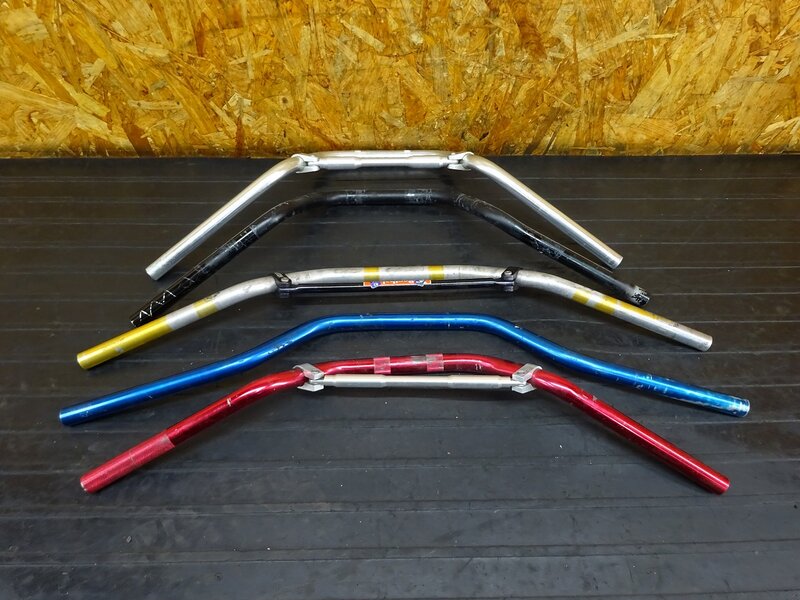 【250722】◇ アルミハンドルセット Φ22.2㎜ 曲がり有 ジャンク品【検索：ネイキッド ストリート FTR TW CB400SF XJR400 ZRX ゼファー 】 | 中古バイクパーツ通販・買取　ジャンクヤード鳥取　JunkYard