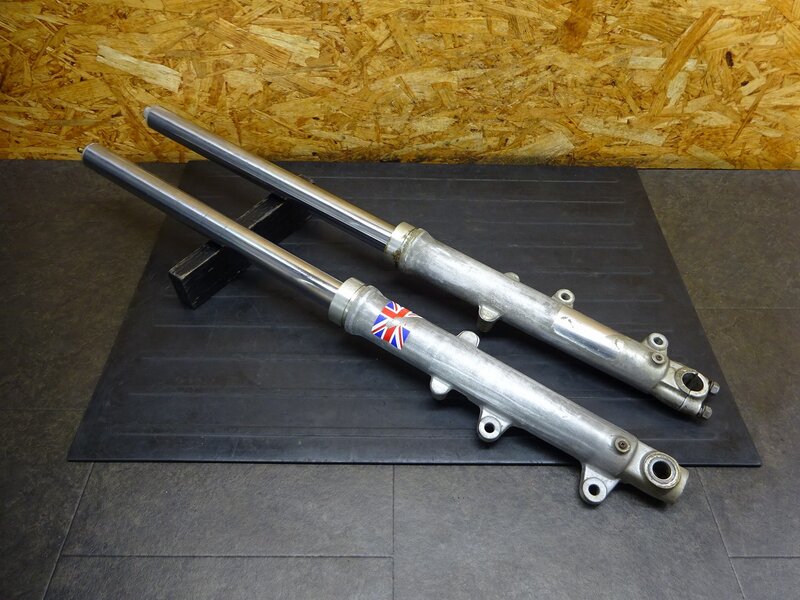 【250724】SR400(1JR-269)◆ フロントフォーク インナーチューブ ボトムケース 錆/抜け有 【検:SR500 1JN 2J2 2H6 | 中古バイクパーツ通販・買取　ジャンクヤード鳥取　JunkYard