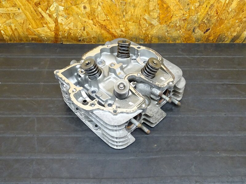 【250802】GB400TT(NC20-1011)◇ シリンダーヘッド 錆有 ジャンク!! ※エンジンパーツ 【検索:GB500TT | 中古バイクパーツ通販・買取　ジャンクヤード鳥取　JunkYard