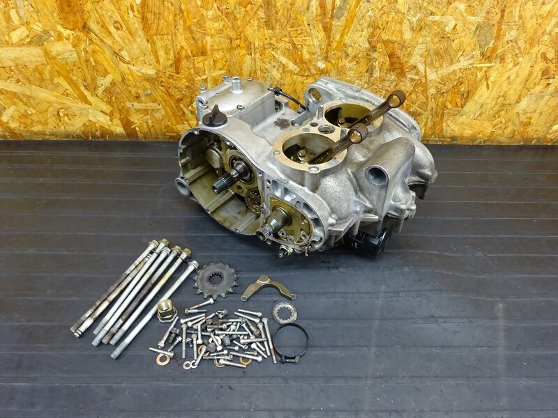 【250811】W650(EJ650A-012)◇ エンジン腰下 クランクシャフト コンロッド ミッション ※エンジンパーツ【検索:W400 EJ400A | 中古バイクパーツ通販・買取　ジャンクヤード鳥取　JunkYard