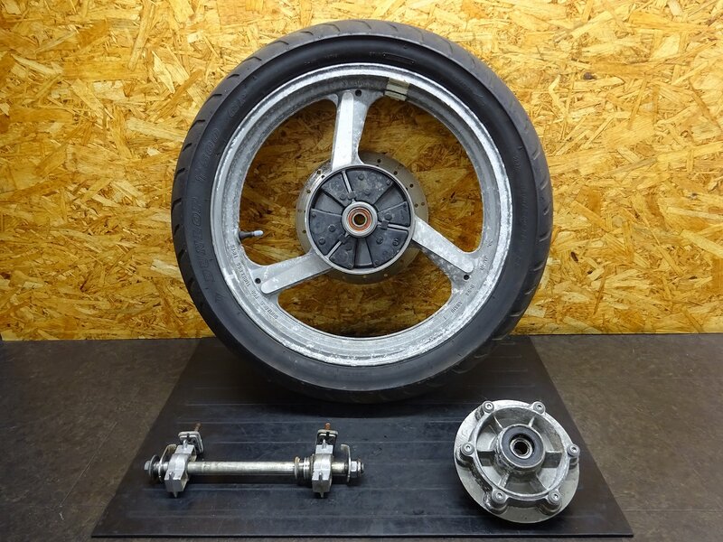 【250814】SRX600(1JK-010)◆ リアホイール 18×2.75 アクスルシャフト チェーンアジャスター 【SRX400 1JL | 中古バイクパーツ通販・買取　ジャンクヤード鳥取　JunkYard