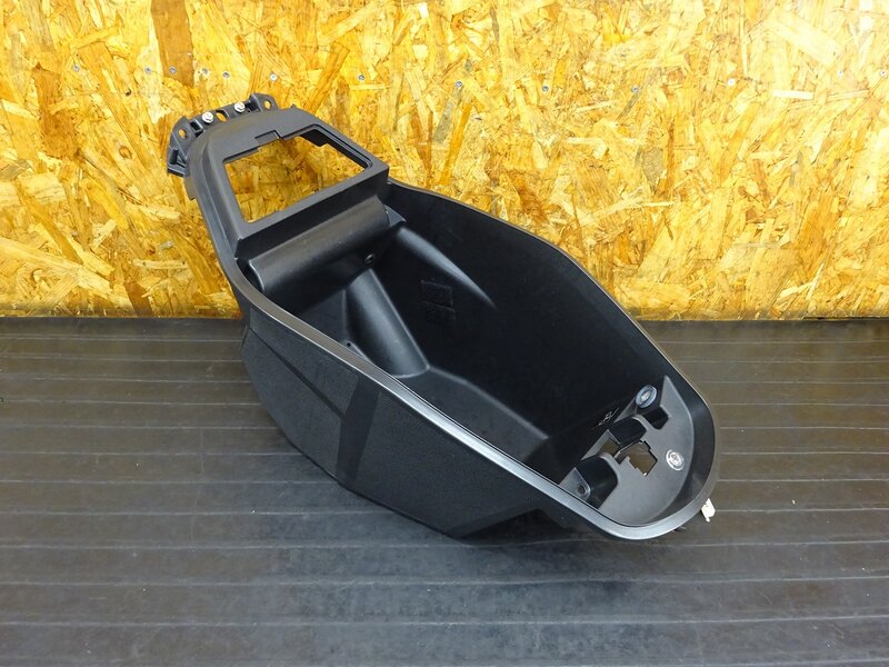 【250901】キムコ KRV180(SA35AC)◇ メットイン ボックス インナーカウル 【TCS | 中古バイクパーツ通販・買取　ジャンクヤード鳥取　JunkYard