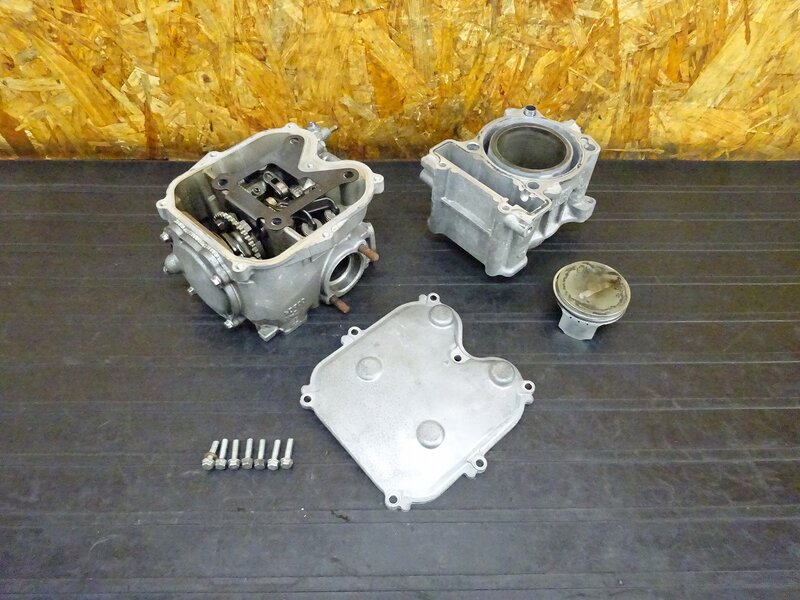【251007】マジェスティ250(SG20J-020)◇ シリンダーヘッド シリンダー ピストン カムシャフト ※エンジンパーツ 【’14 | 中古バイクパーツ通販・買取　ジャンクヤード鳥取　JunkYard