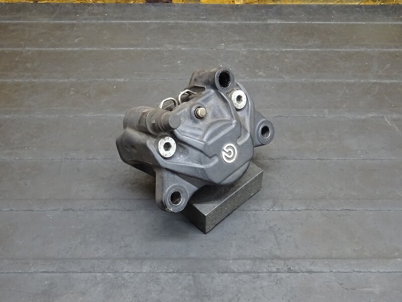 【251009】ドゥカティ ムルティストラーダ1000DS◆ リアブレーキキャリパー ブレンボ brembo カニキャリパー | 中古バイクパーツ通販・買取　ジャンクヤード鳥取　JunkYard