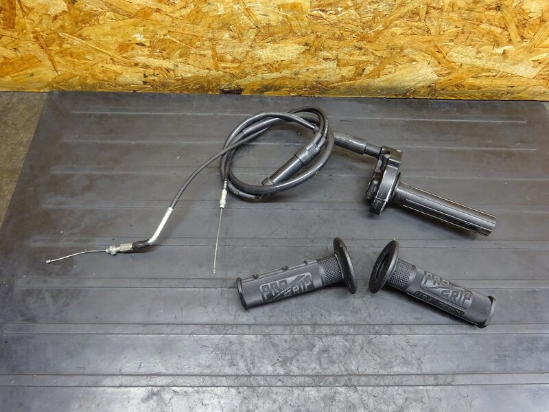【251114】KDX125SR(DX125A-016)◆ スロットル スロットルホルダー スロットルパイプ 社外グリップ デイトナ PROGRIP 【検索：200 220 250 | 中古バイクパーツ通販・買取　ジャンクヤード鳥取　JunkYard