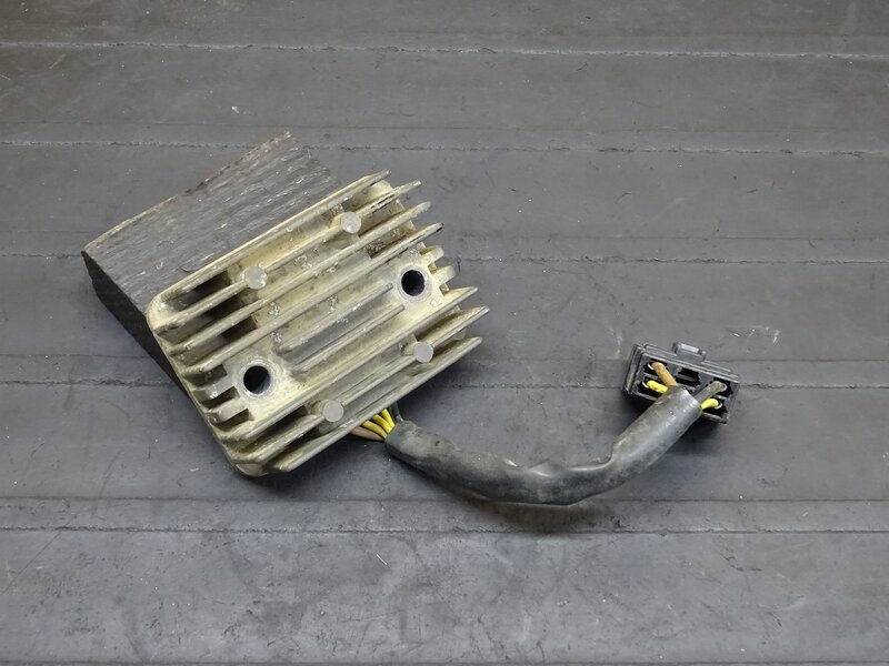 【251114】KDX125SR(DX125A-016)◆ レギュレーター レギュレター 【検索：200 220 250 | 中古バイクパーツ通販・買取　ジャンクヤード鳥取　JunkYard