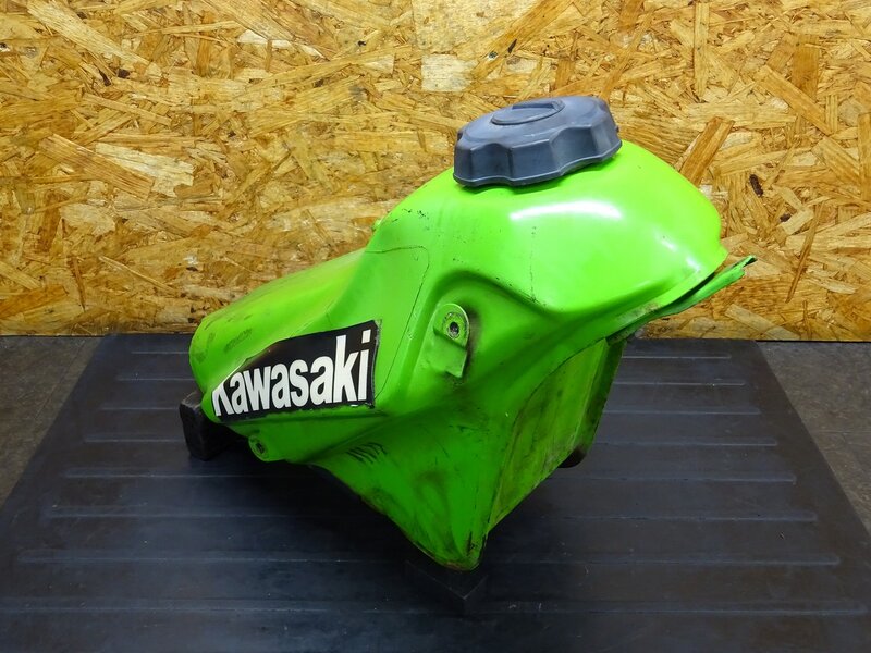 【251114】KDX125SR(DX125A-016)◆ 燃料タンク ガソリンタンク フューエルタンク タンクキャップ 鍵無し 【検索：200 220 250 | 中古バイクパーツ通販・買取　ジャンクヤード鳥取　JunkYard