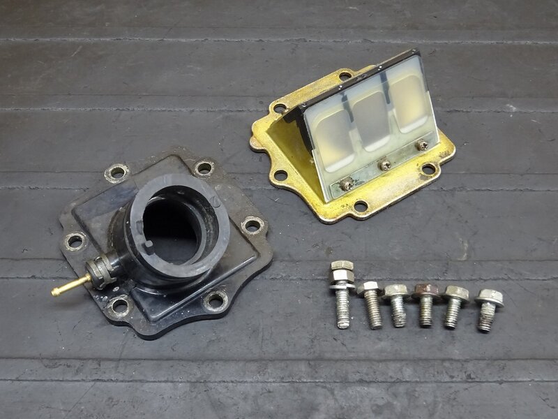 【251114】KDX125SR(DX125A-016)◆ リードバルブセット インシュレーター インテークマニホールド ※エンジンパーツ【検索：200 220 250 | 中古バイクパーツ通販・買取　ジャンクヤード鳥取　JunkYard