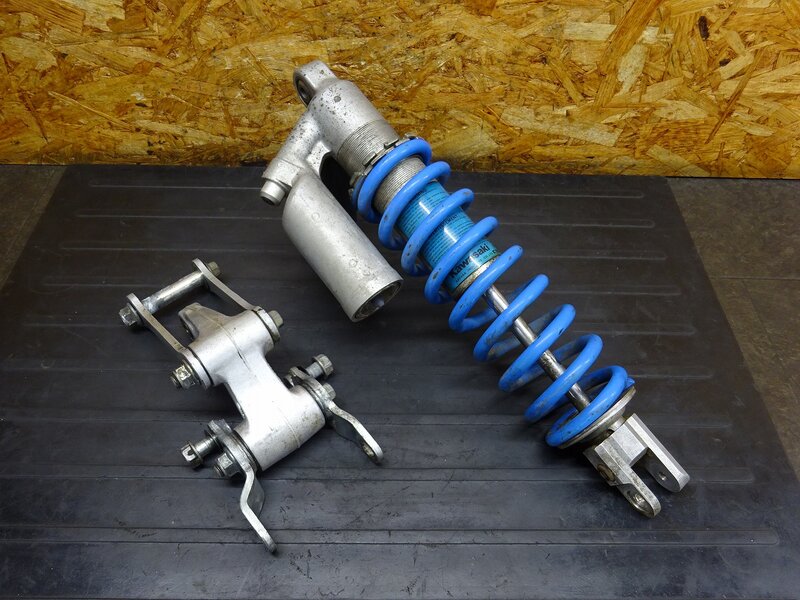 【251118】KDX200SR(DX200G-004)◆ リアサスペンションセット リアサス リヤサス リアサスリンク 【検索:125 220 250 | 中古バイクパーツ通販・買取　ジャンクヤード鳥取　JunkYard