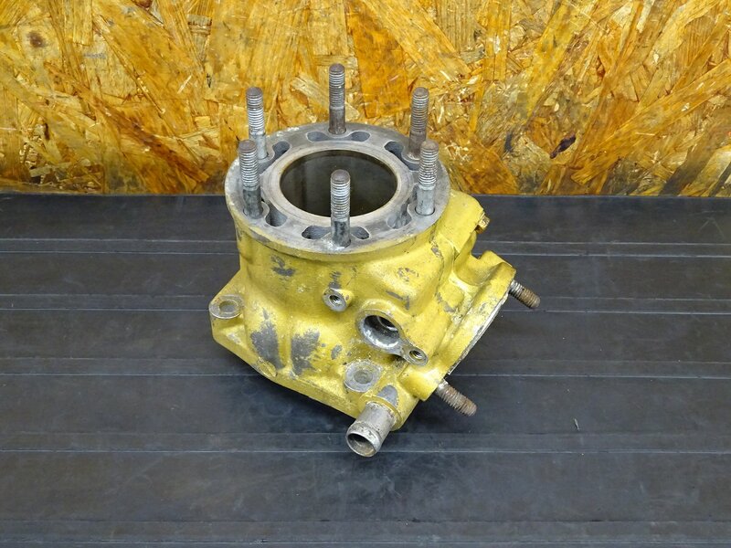 【251122】NSR250R(MC21)◇ Cシリンダー(2) 色塗り/削れ有 ※エンジンパーツ【MC16 MC18 88 89 | 中古バイクパーツ通販・買取　ジャンクヤード鳥取　JunkYard