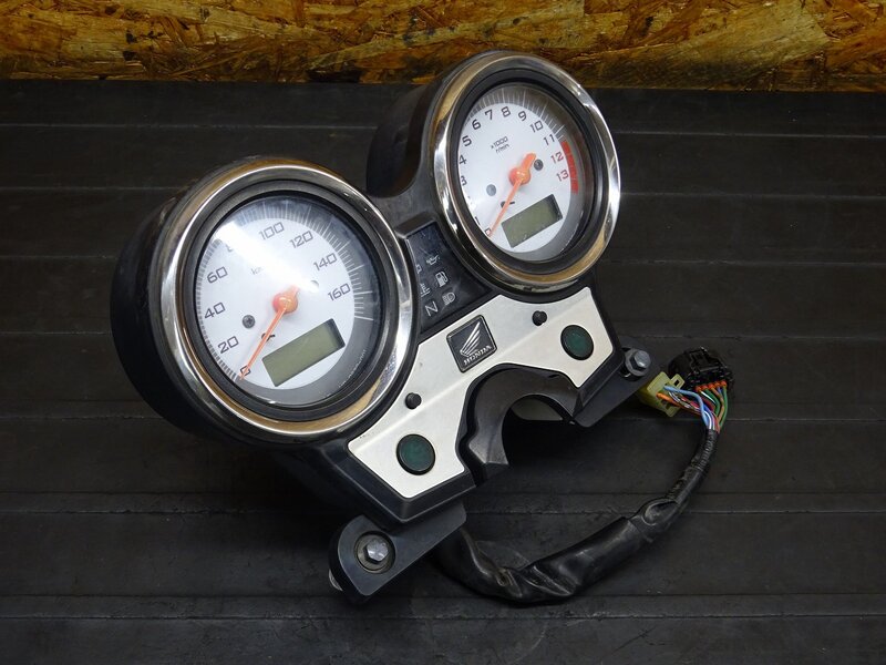 【251206】VTR250(MC33-1602)◆ スピードメーター タコメーター インジケーターランプ 84573km 動作確認済み 【Fi | 中古バイクパーツ通販・買取　ジャンクヤード鳥取　JunkYard