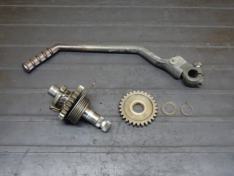 【251219】セロー225W(4JG-116)◆ キックスピンドル キックペダル スターターペダル 割れ有 ※エンジンパーツ【検索：TW225 1KH DG08J | 中古バイクパーツ通販・買取　ジャンクヤード鳥取　JunkYard