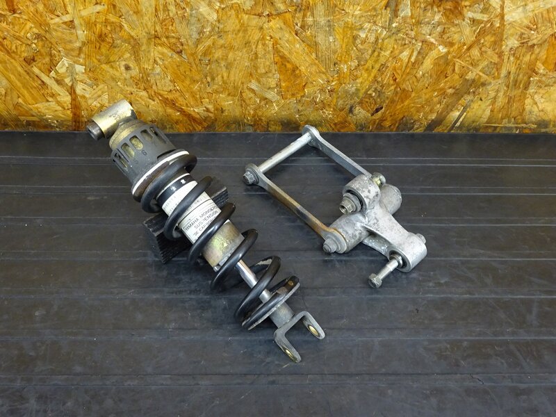 【260112】FZR250R(3LN-281)◇ リアサスペンション リアサス リアショック リヤサス リンク | 中古バイクパーツ通販・買取　ジャンクヤード鳥取　JunkYard