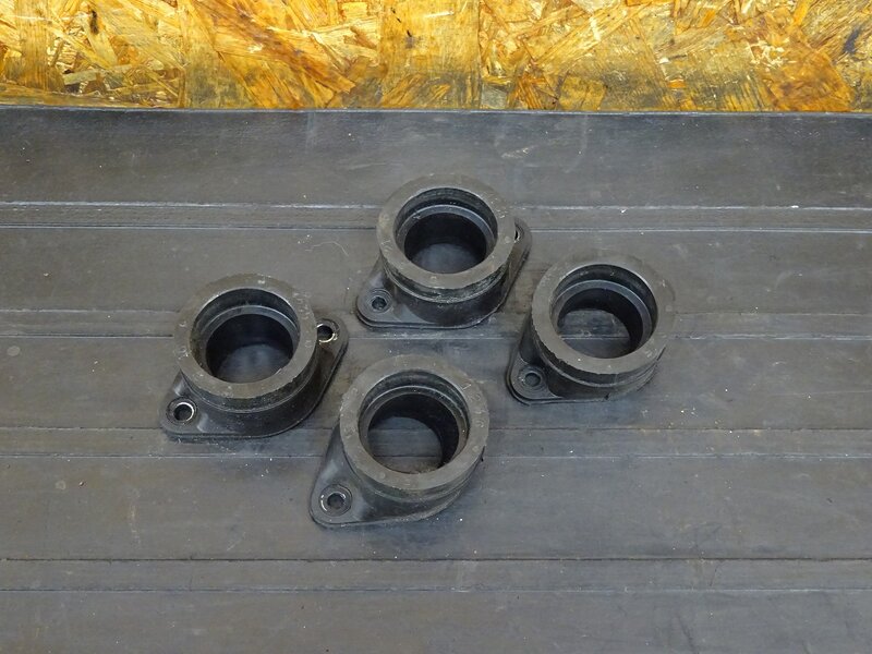 【260115】ゼファー400(ZR400C-054)◇ インシュレーター 硬化有 【C4 | 中古バイクパーツ通販・買取　ジャンクヤード鳥取　JunkYard