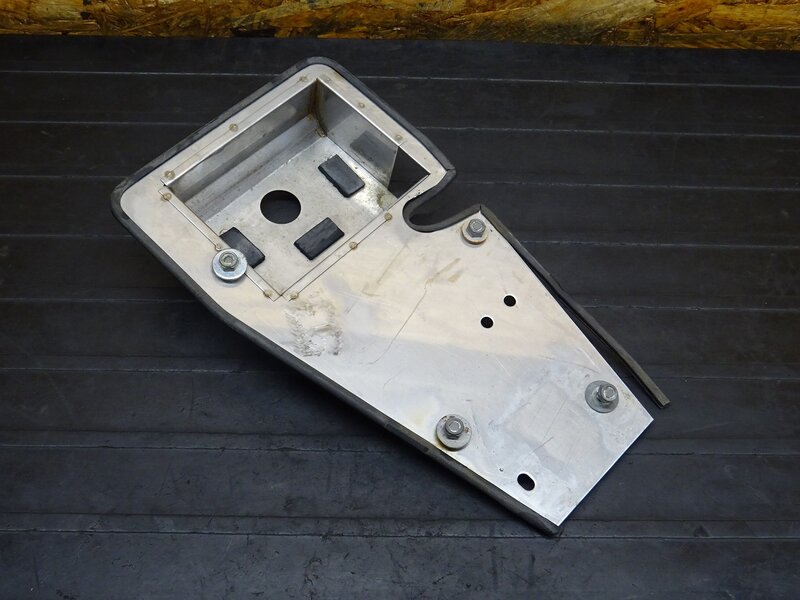 【260202】SR400(1JR-334)◆ 電装プレート 電装ボックス バッテリーボックス バッテリーケース ペイトンプレイス 【検:SR500 1JN 2J2 2H6 | 中古バイクパーツ通販・買取　ジャンクヤード鳥取　JunkYard