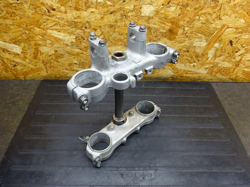 【260207】CRM250R(MD24-1405)◆ ステム アンダーブラケット トップブリッジ ベアリング破損有 | 中古バイクパーツ通販・買取　ジャンクヤード鳥取　JunkYard