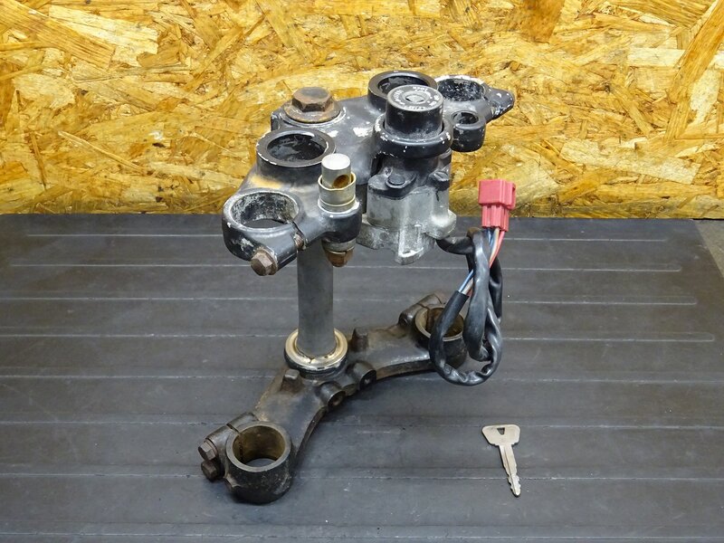 【260310】SR400(1JR-302)◆ ステム アンダーブラケット トップブリッジ メイン/イグニッションキー 複製キー 【検:SR500 1JN 2J2 2H6 | 中古バイクパーツ通販・買取　ジャンクヤード鳥取　JunkYard