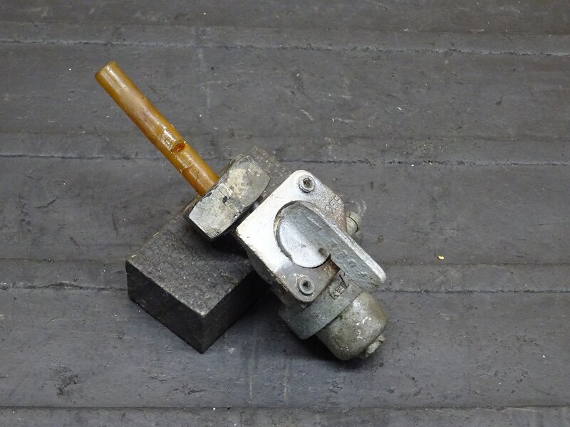 【260314】CRM250AR(MD32-1000)◆ 燃料コック ガソリンコック フューエルコック 【検索：CRM250R MD24 | 中古バイクパーツ通販・買取　ジャンクヤード鳥取　JunkYard