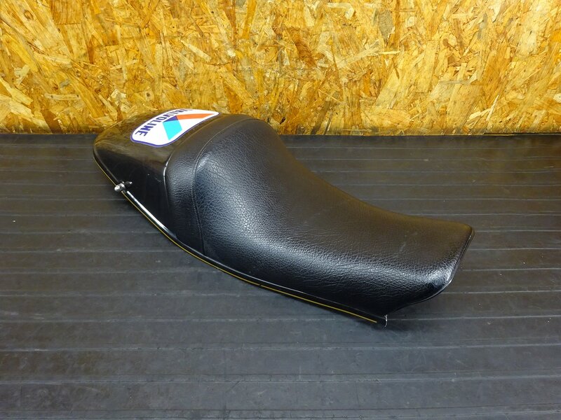 【250602】SR500(2J2-184)◇ 社外シングルシートセット シングルシートカウル シングルシート モトコ ※検索：1JN SR400 1JR 2H6 | 中古バイクパーツ通販・買取　ジャンクヤード鳥取　JunkYard