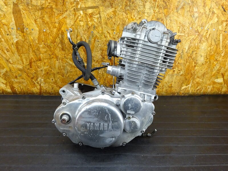 【250610】SR400(1JR-336)◇ 中古エンジン 始動確認後取外し!! ジェネレーター オイルライン/ホース カバー凹み有 【検:SR500 1JN 2J2 2H6 | 中古バイクパーツ通販・買取　ジャンクヤード鳥取　JunkYard