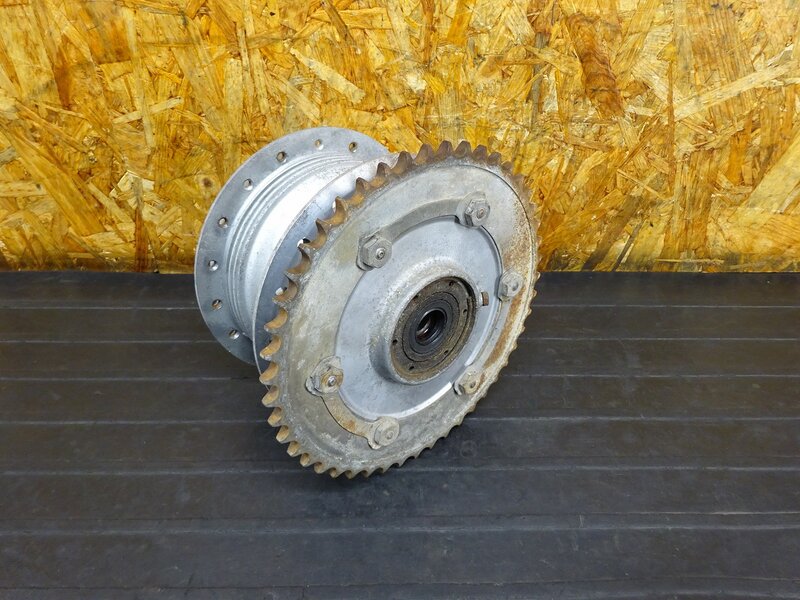 【250613】SR400(2H6-000) ’78◇ リアホイールハブ スプロケット スプロケ 47T 錆、腐食有 【検:SR500 2J2 1JN 1JR | 中古バイクパーツ通販・買取　ジャンクヤード鳥取　JunkYard