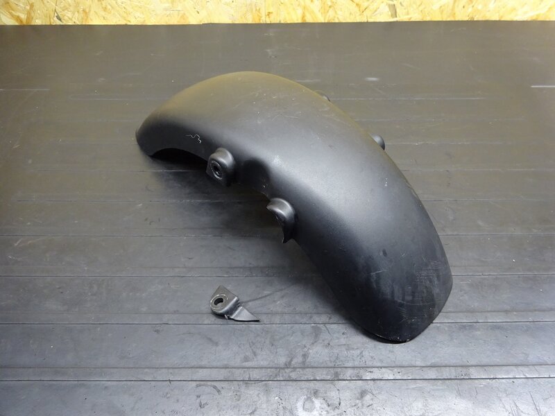 【250622】バイト(AF59-1001)◆ フロントフェンダー 破損有 【検索：AF55 AF56 AF57 AF58 | 中古バイクパーツ通販・買取　ジャンクヤード鳥取　JunkYard