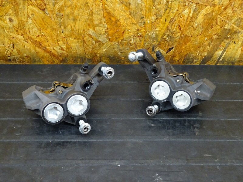 【250707】XJR400R(RH02J-005)◇ フロントキャリパー左右セット ブレーキキャリパー MOSキャリパー モノブロック 100mm 【イモビ付 4HM | 中古バイクパーツ通販・買取　ジャンクヤード鳥取　JunkYard