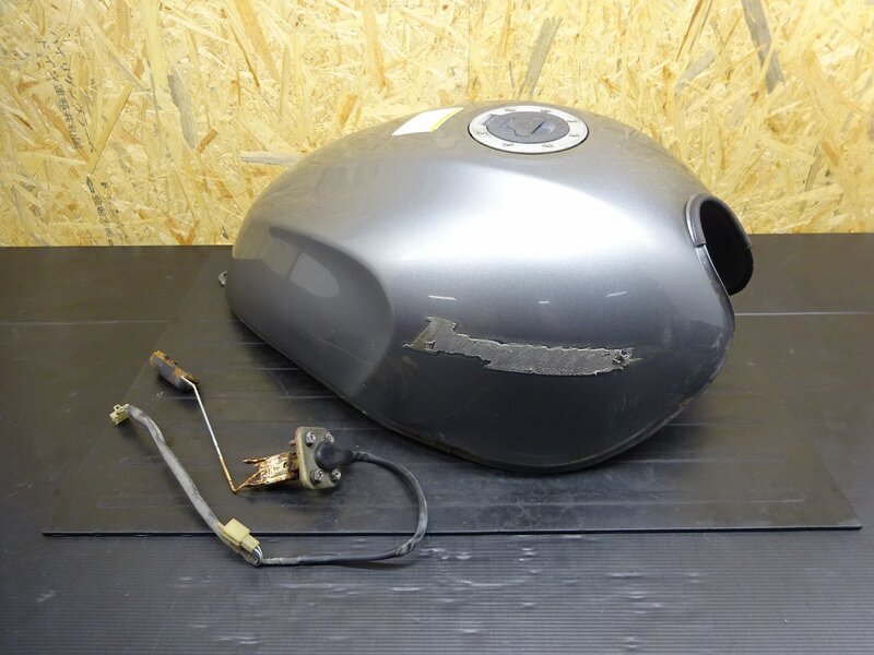 【250710】イナズマ400(GK7BA-500)◆ 燃料タンク ガソリンタンク フューエルタンク タンクキャップ キー無し!! 中錆/サラサラ音/凹み有 | 中古バイクパーツ通販・買取　ジャンクヤード鳥取　JunkYard