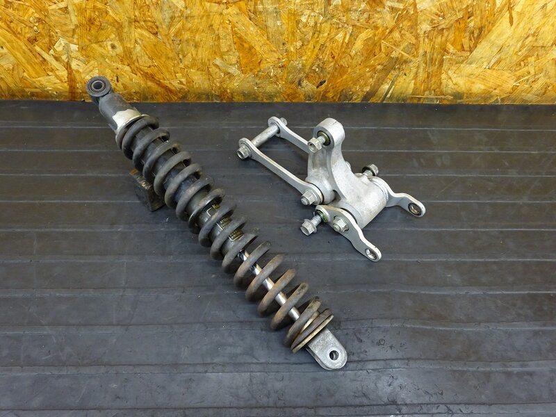 【250734】KDX125SR(DX125A-001)◇ リアサスペンション リアサス リアショック リヤサス リンク 錆有 ※検索:200 220 250 | 中古バイクパーツ通販・買取　ジャンクヤード鳥取　JunkYard