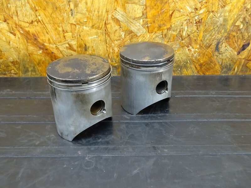 【251106】NSR250R◇ ピストン ※エンジンパーツ MC16E-1037190外し【検索:MC18 88 | 中古バイクパーツ通販・買取　ジャンクヤード鳥取　JunkYard