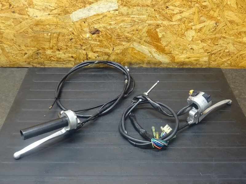 【251101】エイプ100(HC07-1301)■ ハンドルスイッチ左右セット スイッチボックス 傷有 【エイプ50 XR100 | 中古バイクパーツ通販・買取　ジャンクヤード鳥取　JunkYard