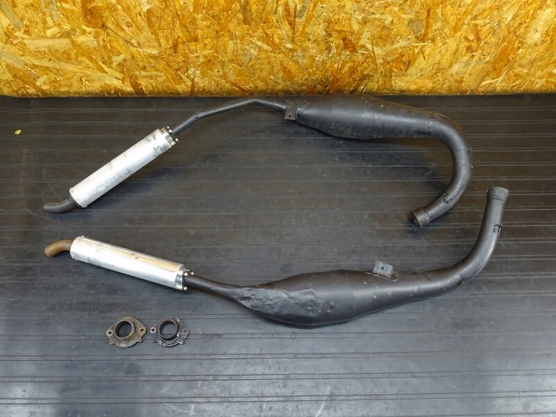 【251122】NSR250R(MC21)◇ 社外チャンバーセット サイレンサー jha?? 城北ホンダオート?? 凹み大有 ジャンク!! 【検索:MC18 MC28 SE SP | 中古バイクパーツ通販・買取　ジャンクヤード鳥取　JunkYard