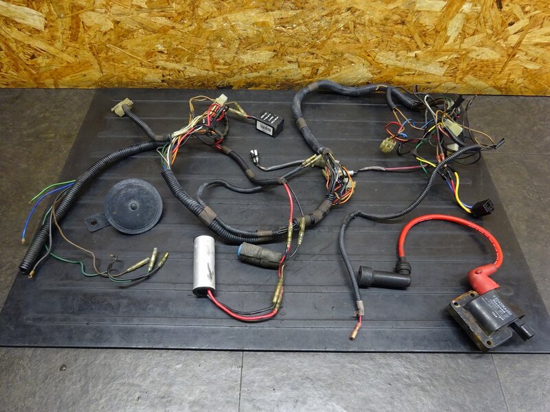 【251127】SR400(1JR-272)◆ メインハーネス 社外イグニッションコイル 社外ウインカーリレー ポッシュ 配線加工有 【検:SR500 1JN 2J2 2H6 | 中古バイクパーツ通販・買取　ジャンクヤード鳥取　JunkYard