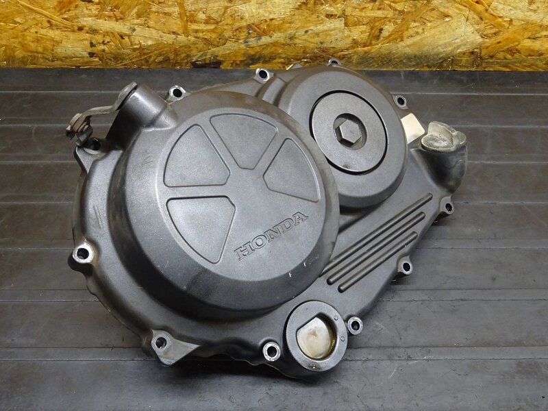 【251206】VTR250(MC33-1602)◆ クラッチカバー エンジンカバー右 ※エンジンパーツ【Fi | 中古バイクパーツ通販・買取　ジャンクヤード鳥取　JunkYard