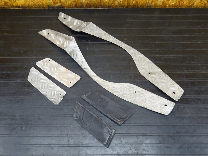 【251210】スカイウェイブ250S(CJ46A-104)◆ ステップマット ステップボード アルミ 曲がり有 | 中古バイクパーツ通販・買取　ジャンクヤード鳥取　JunkYard