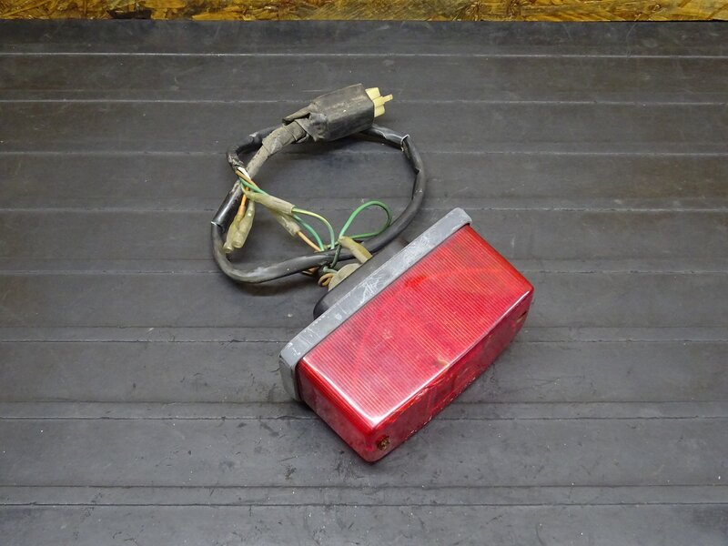 【251215】モトラ(AD05-1002)◆ テールランプ ブレーキランプ 割れ有 【CT50J | 中古バイクパーツ通販・買取　ジャンクヤード鳥取　JunkYard