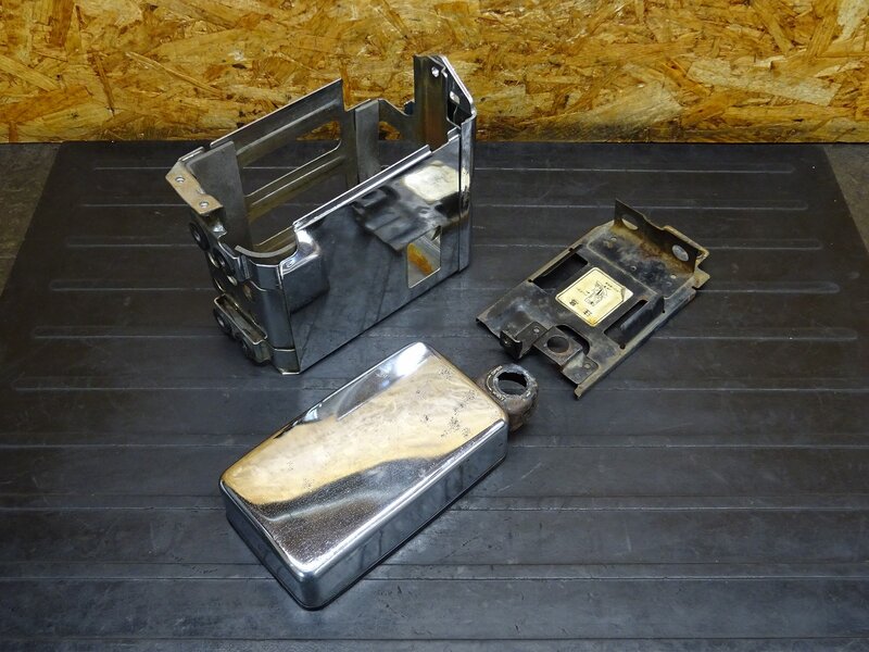 【260205】サベージ650(NP41A-104)◆ バッテリーボックス バッテリーケース 【サベージ400 | 中古バイクパーツ通販・買取　ジャンクヤード鳥取　JunkYard