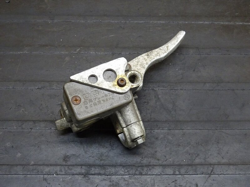 【260207】CRM250R(MD24-1405)◆ フロントブレーキマスター マスターシリンダー Φ1/2 削れ/レバー折れ有 | 中古バイクパーツ通販・買取　ジャンクヤード鳥取　JunkYard