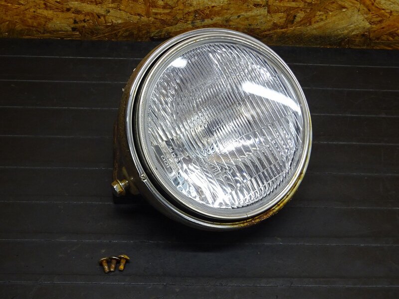 【260212】GB250クラブマン(MC10-170)◆ ヘッドライト(3) ヘッドライトレンズ/ケース HM-27M-S 錆大 ジャンク！ 【5型 最終型 | 中古バイクパーツ通販・買取　ジャンクヤード鳥取　JunkYard