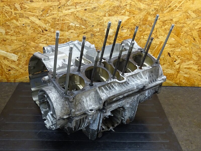 【260218】GS10X◆ クランクケース上下セット 割れ有 ※エンジンパーツ【検索：GSX1000S GSX1100S カタナ 刀 | 中古バイクパーツ通販・買取　ジャンクヤード鳥取　JunkYard