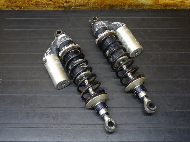 【260215】SR400/SR500◇ 社外リアサスペンション リアサス クァンタム QUANTUM 可動部錆/腐食有 ※検:2H6 1JR RH01J | 中古バイクパーツ通販・買取　ジャンクヤード鳥取　JunkYard