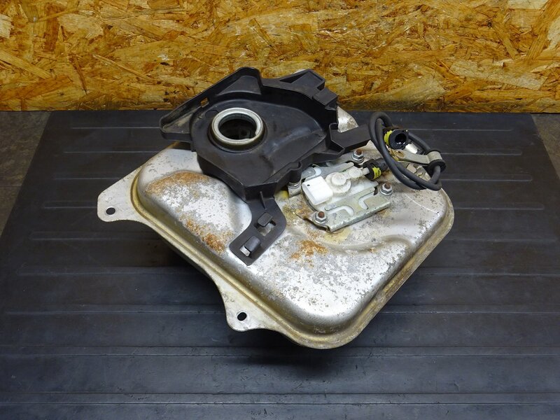 【260309】ダンク(AF74-1006)◆ 燃料タンク ガソリンタンク フューエルタンク 燃料ポンプ 燃ポン | 中古バイクパーツ通販・買取　ジャンクヤード鳥取　JunkYard