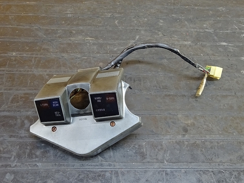 【180928.K】GPZ400F(ZX400A-006)● インジケーター メーター ランプ | 中古バイクパーツ通販・買取　ジャンクヤード鳥取　JunkYard