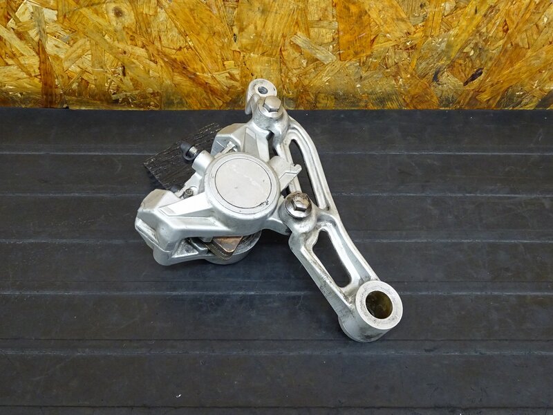 【250607】V-MAX1200◇ リアキャリパー ブレーキキャリパー キャリパーサポート スミトモ SUMITOMO 腐食、汚れ有 【VMAX 前期 | 中古バイクパーツ通販・買取　ジャンクヤード鳥取　JunkYard