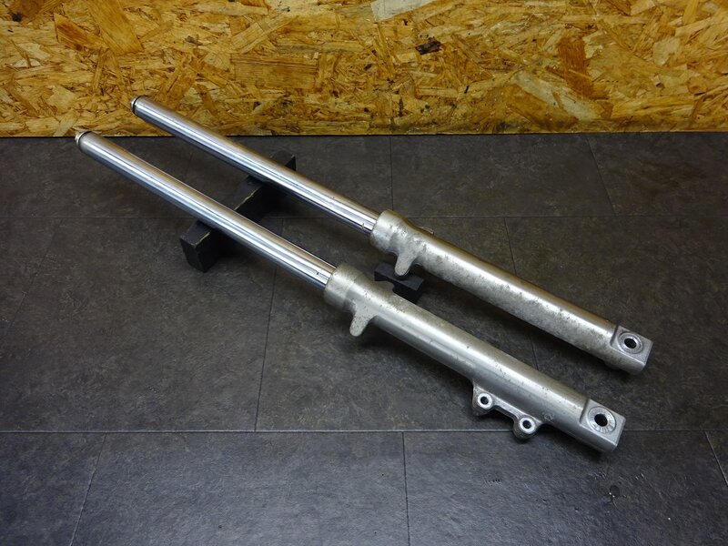 【250611】マグナ50(AC13-1100)◆ フロントフォーク インナーチューブ ボトムケース 錆有 | 中古バイクパーツ通販・買取　ジャンクヤード鳥取　JunkYard