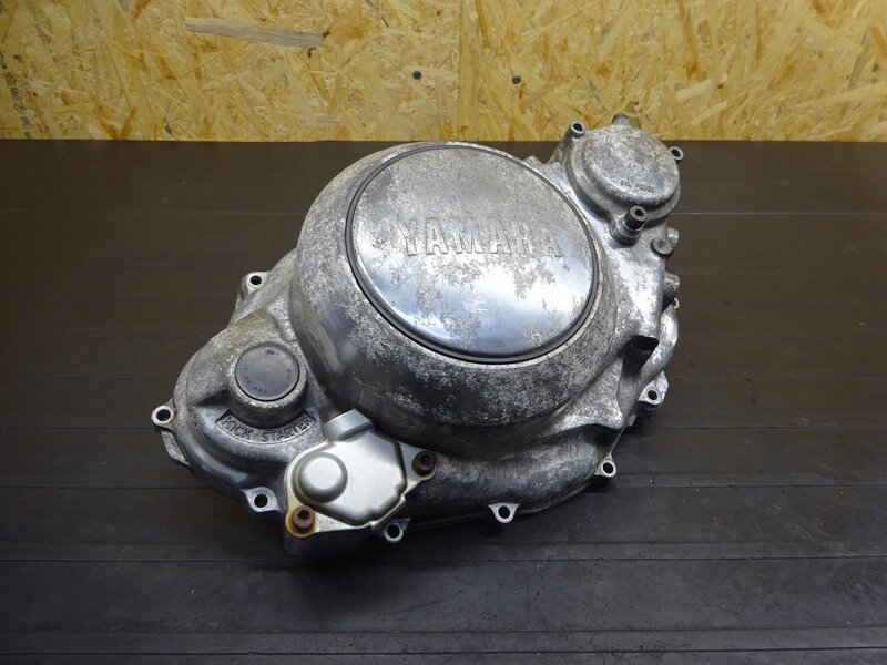 【250714】SRX400(3VN-088)◆ クラッチカバー オイルフィルターカバー エンジンカバー右 腐食有 ※エンジンパーツ 8700km外し | 中古バイクパーツ通販・買取　ジャンクヤード鳥取　JunkYard
