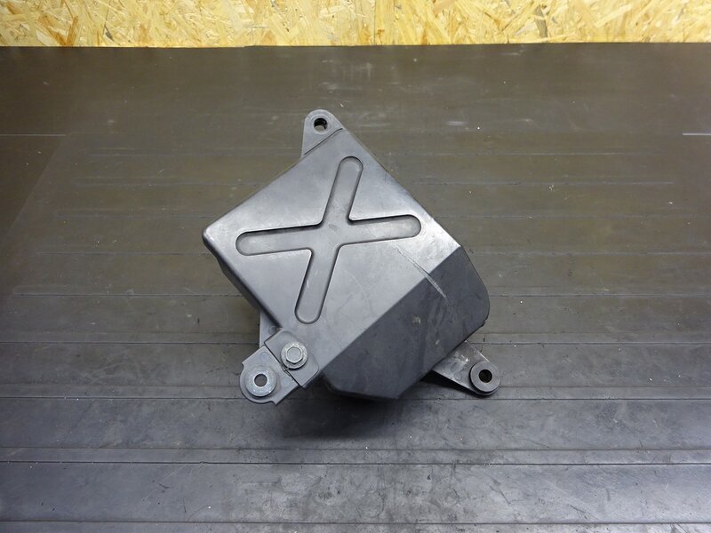 【250719】CB223S(MC40-1102)◆ バッテリーボックス バッテリーケース 削れ/変形有 | 中古バイクパーツ通販・買取　ジャンクヤード鳥取　JunkYard