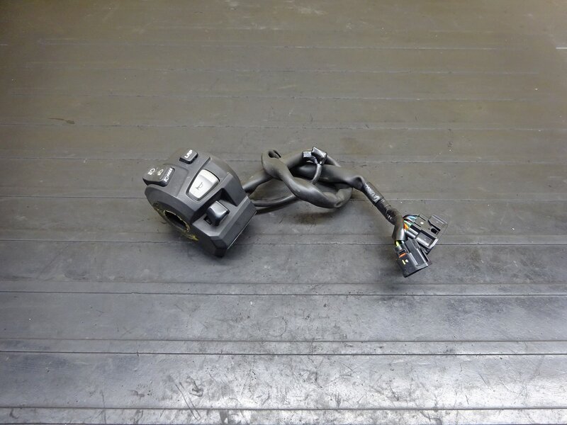 【250720】CBR250RR(MC51-1005)◆ ハンドルスイッチ左 スイッチボックス | 中古バイクパーツ通販・買取　ジャンクヤード鳥取　JunkYard